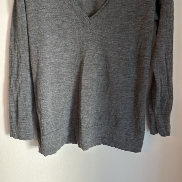 J. Jill Women 100% Merino Wool V-Neck 3/4 sleeve knit sweater gray soft Size PM! - Picture 3 of 8